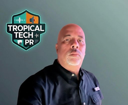 Equipo de Tropical Tech PR trabajando en una instalación
